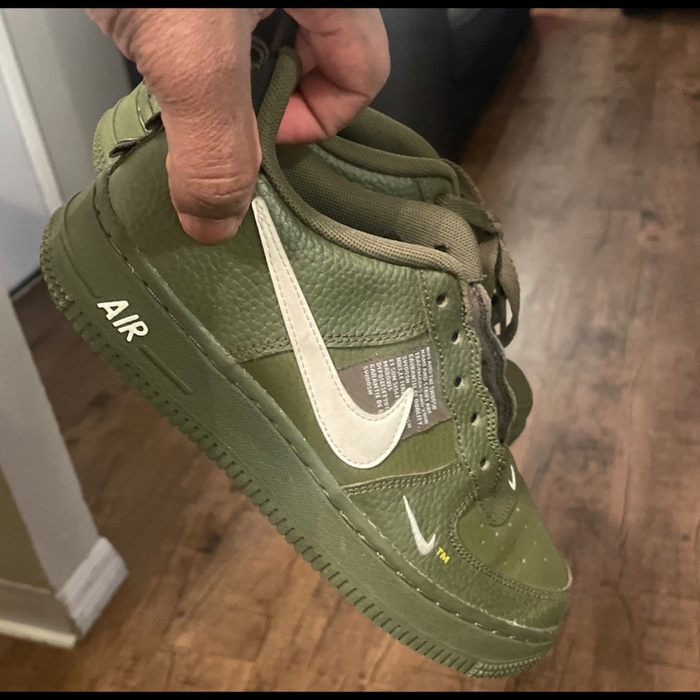 Nike Air Force 1 07 LV8 Utility Olive